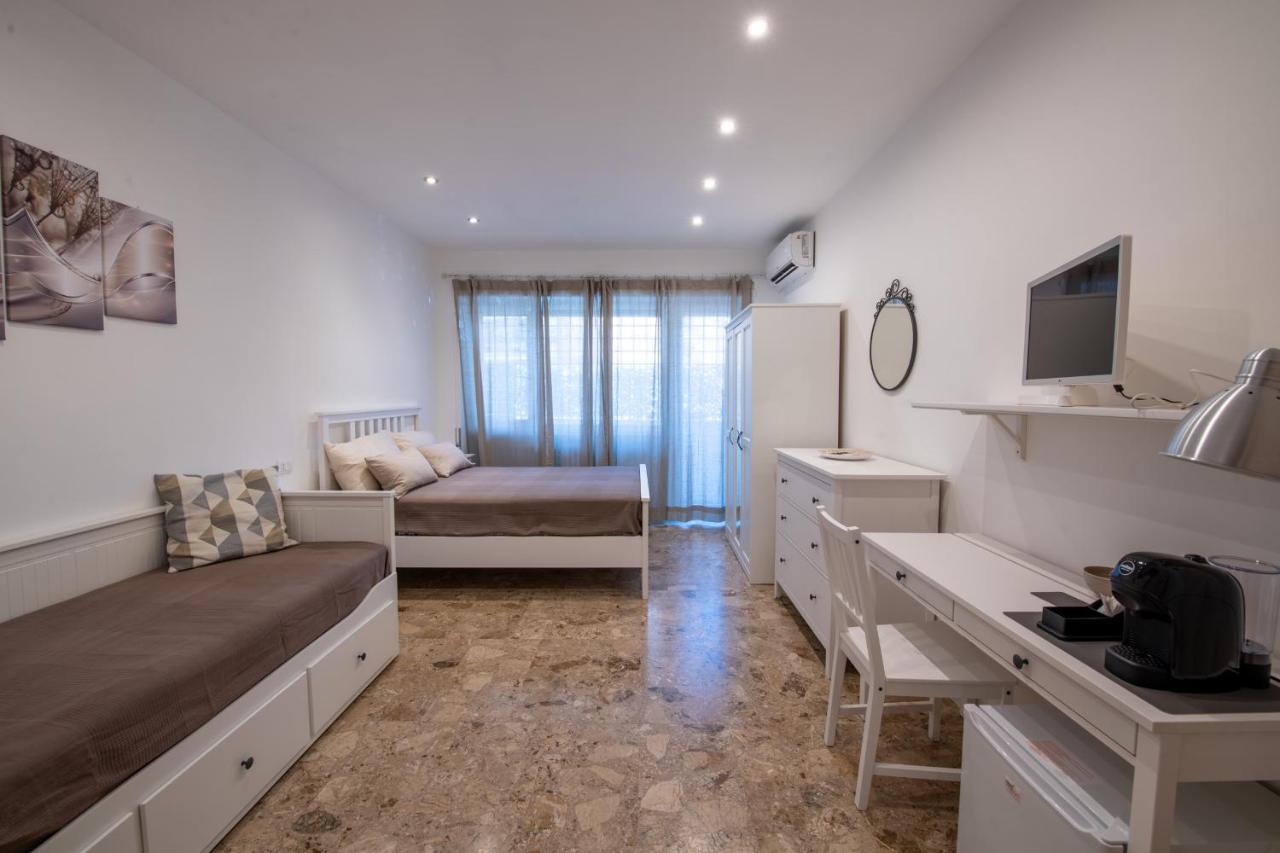Casa Rosa Beige e Blu Roma Exterior foto